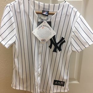 Derek Jeter Baseball Jersey NWT Size Small